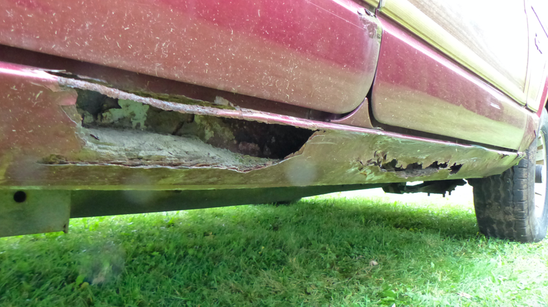 Illustration for article titled This $800 Jeep Grand Wagoneer Hasn't Run In 12 Years And It's My New Off-Road Project